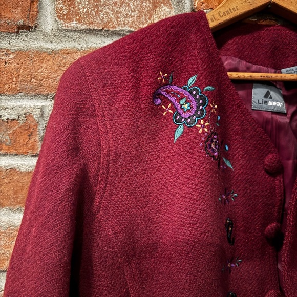 Vintage Women's Embroidered Burgundy Jacket Wool - Picture 2 of 9